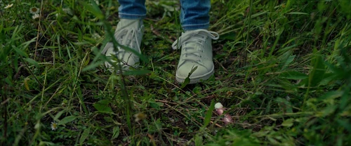 Still frame 114 from Alice, Darling (2022) directed by Mary Nighy