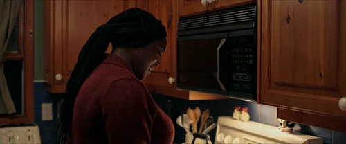 Still frame 127 from Alice, Darling (2022) directed by Mary Nighy