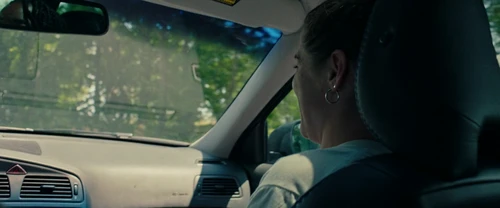 Still frame 35 from Alice, Darling (2022) directed by Mary Nighy