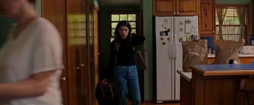 Still frame 42 from Alice, Darling (2022) directed by Mary Nighy