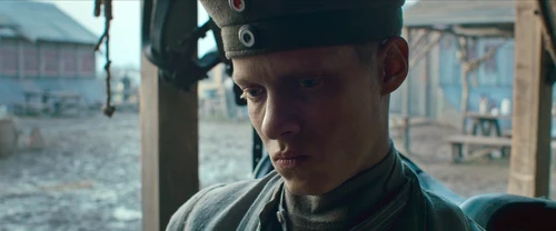 Still frame 113 from All Quiet on the Western Front (2022) directed by Edward Berger