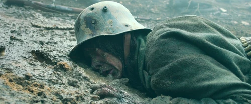 Still frame 204 from All Quiet on the Western Front (2022) directed by Edward Berger