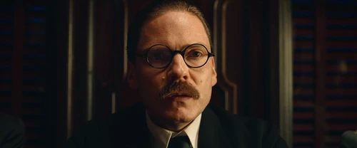 Still frame 257 from All Quiet on the Western Front (2022) directed by Edward Berger