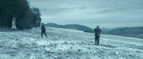 Still frame 281 from All Quiet on the Western Front (2022) directed by Edward Berger
