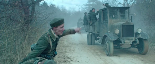 Still frame 292 from All Quiet on the Western Front (2022) directed by Edward Berger
