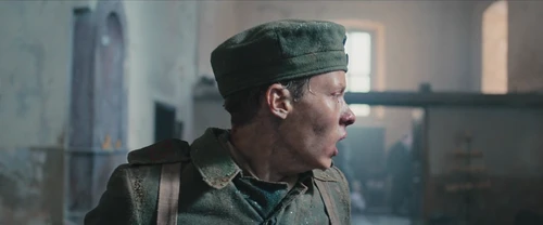 Still frame 295 from All Quiet on the Western Front (2022) directed by Edward Berger