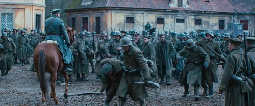 Still frame 307 from All Quiet on the Western Front (2022) directed by Edward Berger