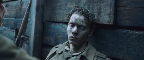 Still frame 337 from All Quiet on the Western Front (2022) directed by Edward Berger