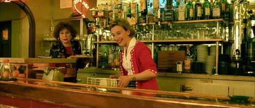 Still frame 74 from Amelie (2001) directed by Jean-Pierre Jeunet