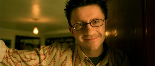 Still frame 79 from Amelie (2001) directed by Jean-Pierre Jeunet