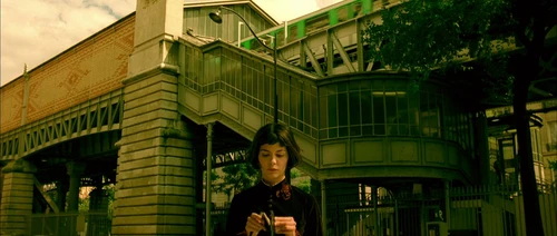 Still frame 80 from Amelie (2001) directed by Jean-Pierre Jeunet