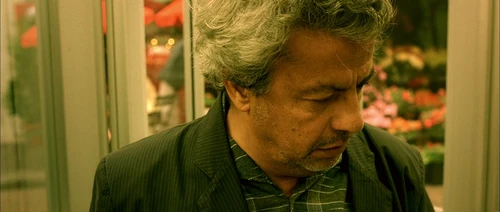 Still frame 95 from Amelie (2001) directed by Jean-Pierre Jeunet