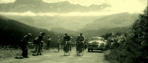 Still frame 98 from Amelie (2001) directed by Jean-Pierre Jeunet