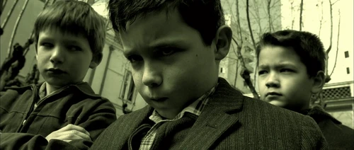 Still frame 99 from Amelie (2001) directed by Jean-Pierre Jeunet