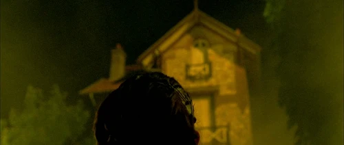 Still frame 119 from Amelie (2001) directed by Jean-Pierre Jeunet