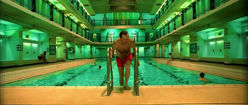 Still frame 7 from Amelie (2001) directed by Jean-Pierre Jeunet