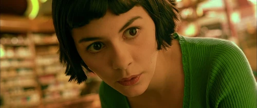 Still frame 136 from Amelie (2001) directed by Jean-Pierre Jeunet