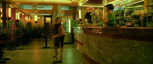 Still frame 137 from Amelie (2001) directed by Jean-Pierre Jeunet