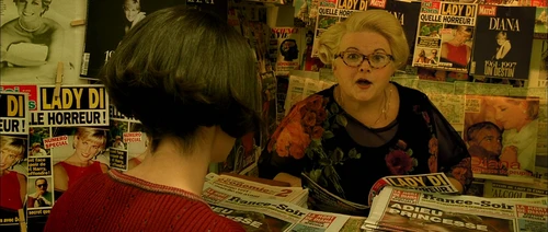 Still frame 143 from Amelie (2001) directed by Jean-Pierre Jeunet