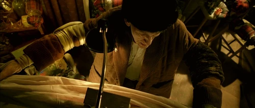 Still frame 148 from Amelie (2001) directed by Jean-Pierre Jeunet
