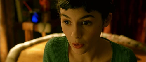 Still frame 150 from Amelie (2001) directed by Jean-Pierre Jeunet