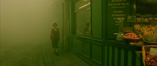 Still frame 154 from Amelie (2001) directed by Jean-Pierre Jeunet