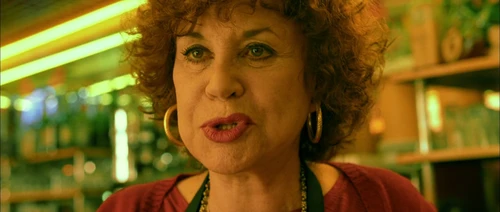 Still frame 163 from Amelie (2001) directed by Jean-Pierre Jeunet