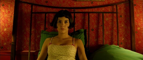 Still frame 176 from Amelie (2001) directed by Jean-Pierre Jeunet