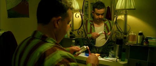 Still frame 180 from Amelie (2001) directed by Jean-Pierre Jeunet