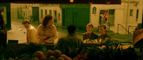 Still frame 183 from Amelie (2001) directed by Jean-Pierre Jeunet