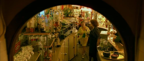 Still frame 200 from Amelie (2001) directed by Jean-Pierre Jeunet