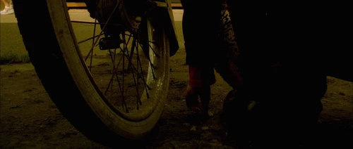 Still frame 212 from Amelie (2001) directed by Jean-Pierre Jeunet