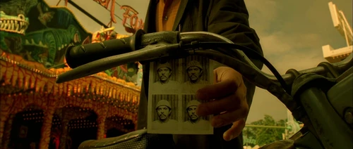 Still frame 216 from Amelie (2001) directed by Jean-Pierre Jeunet