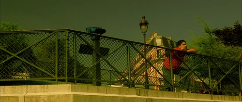 Still frame 225 from Amelie (2001) directed by Jean-Pierre Jeunet