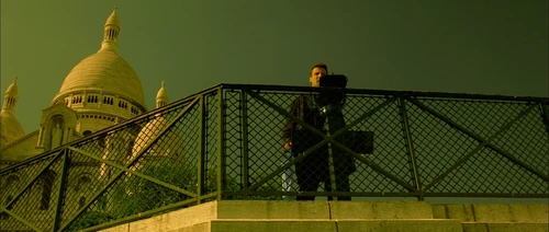 Still frame 226 from Amelie (2001) directed by Jean-Pierre Jeunet