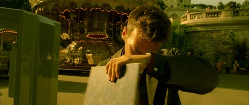 Still frame 228 from Amelie (2001) directed by Jean-Pierre Jeunet