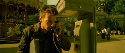 Still frame 230 from Amelie (2001) directed by Jean-Pierre Jeunet
