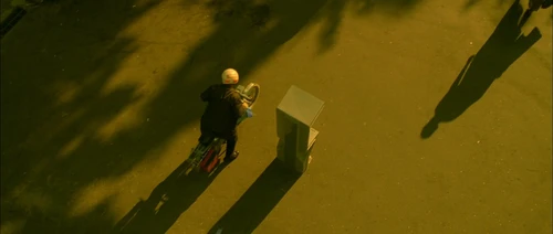 Still frame 232 from Amelie (2001) directed by Jean-Pierre Jeunet