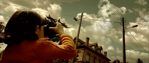 Still frame 20 from Amelie (2001) directed by Jean-Pierre Jeunet