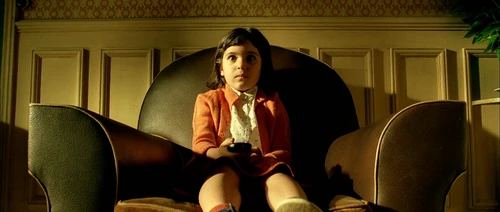 Still frame 21 from Amelie (2001) directed by Jean-Pierre Jeunet