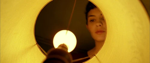 Still frame 243 from Amelie (2001) directed by Jean-Pierre Jeunet