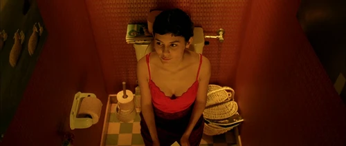 Still frame 249 from Amelie (2001) directed by Jean-Pierre Jeunet