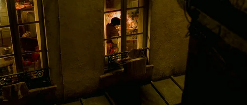 Still frame 254 from Amelie (2001) directed by Jean-Pierre Jeunet