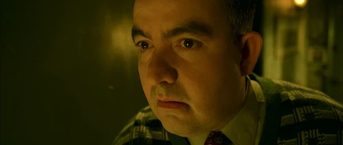 Still frame 258 from Amelie (2001) directed by Jean-Pierre Jeunet