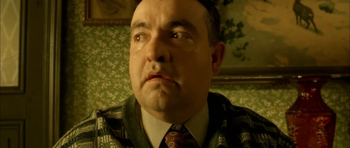 Still frame 260 from Amelie (2001) directed by Jean-Pierre Jeunet