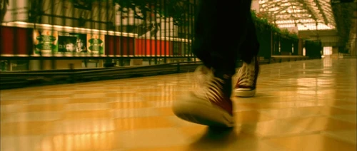 Still frame 263 from Amelie (2001) directed by Jean-Pierre Jeunet