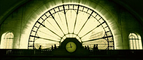 Still frame 265 from Amelie (2001) directed by Jean-Pierre Jeunet