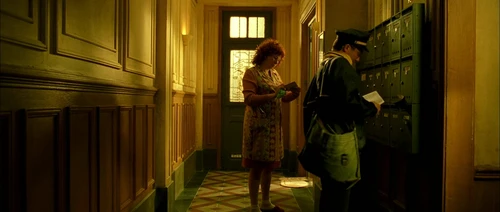 Still frame 267 from Amelie (2001) directed by Jean-Pierre Jeunet