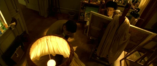 Still frame 273 from Amelie (2001) directed by Jean-Pierre Jeunet