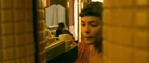 Still frame 295 from Amelie (2001) directed by Jean-Pierre Jeunet